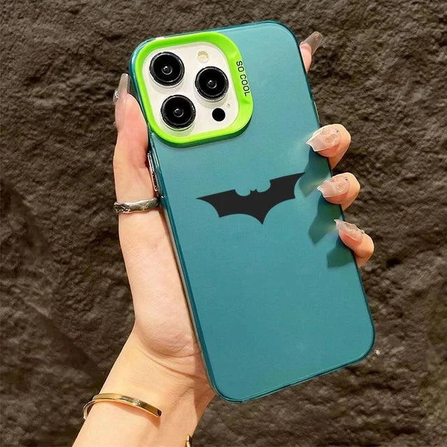 Capa para iPhone com Estampa de Morcego e Aranha – Textura Fosca, à Prova de Choques, com Borda Protetora